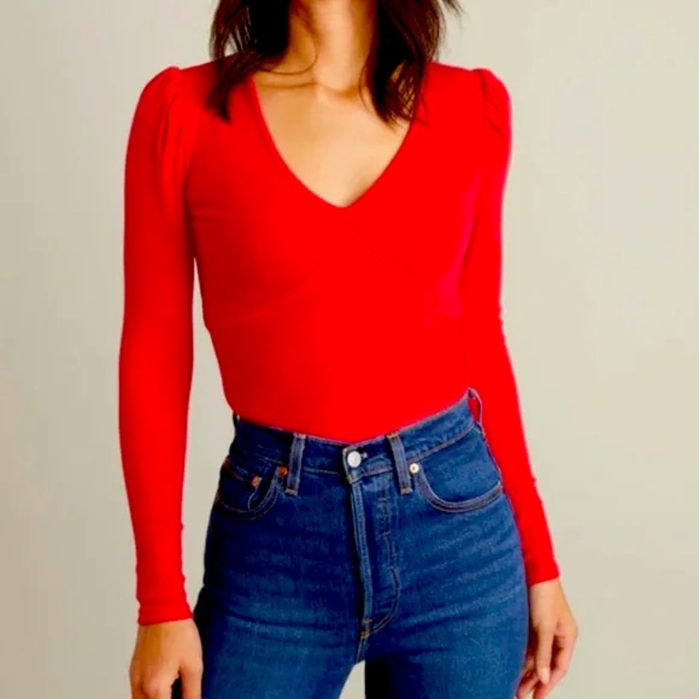 Marine Layer Lexi Rib V-Neck Top in Barberry Pink